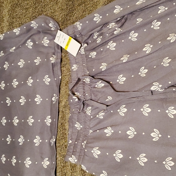 🌶REDUCED🌶FLORA NIKROOZ 2pc dreamy sweater sleepwear set in gray and white - Picture 5 of 16